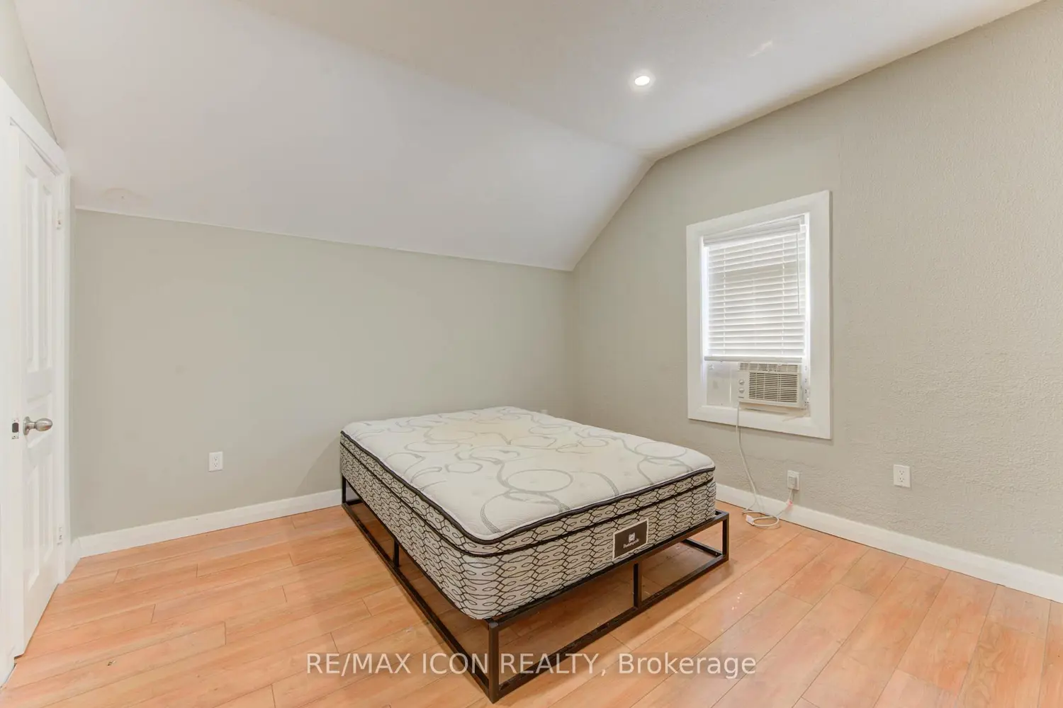 Additional image 12 of 138 Courtland Avenue