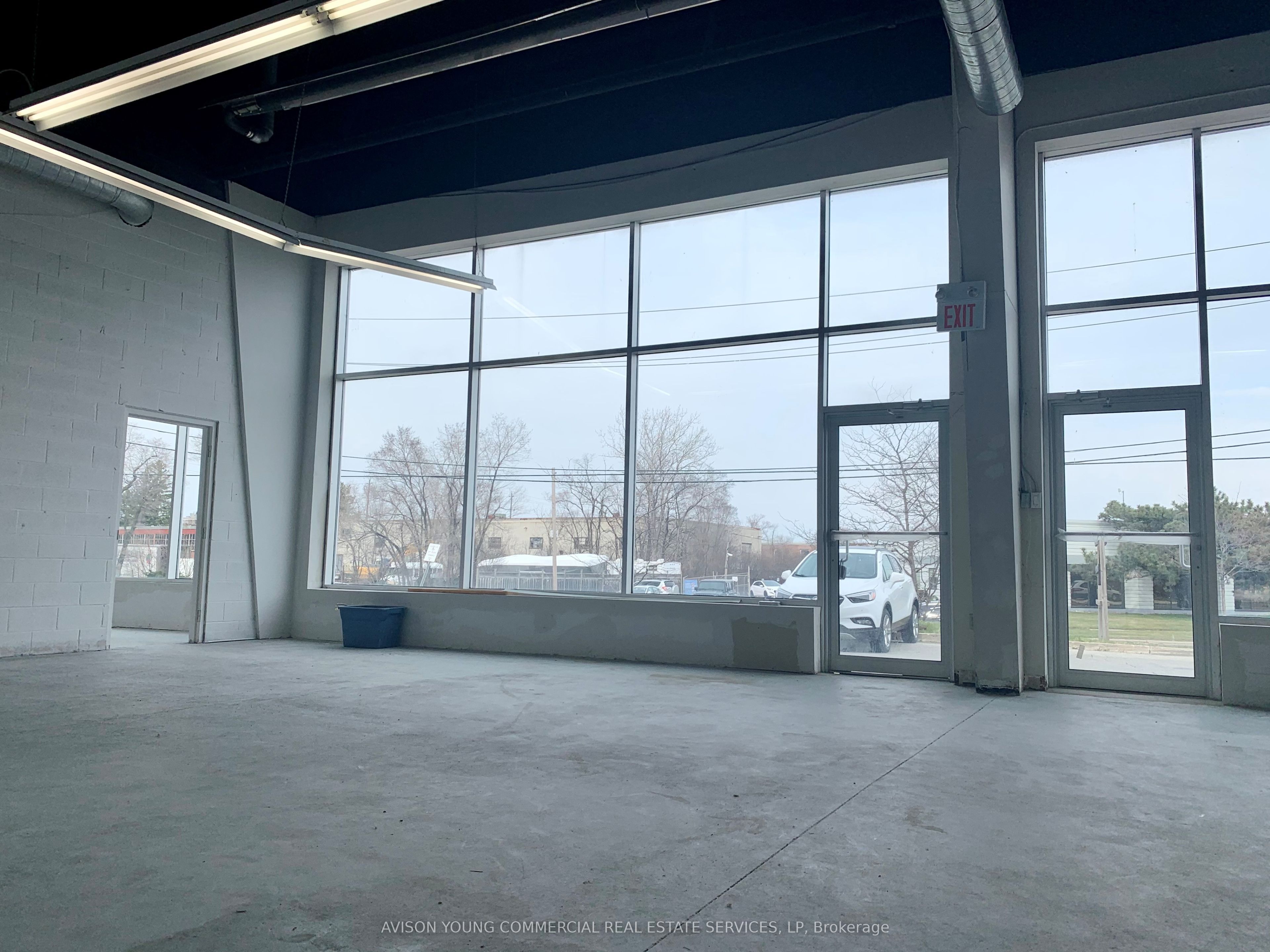Additional image 2 of 4-4100 Chesswood Drive, Toronto, ON, M3J 2B9