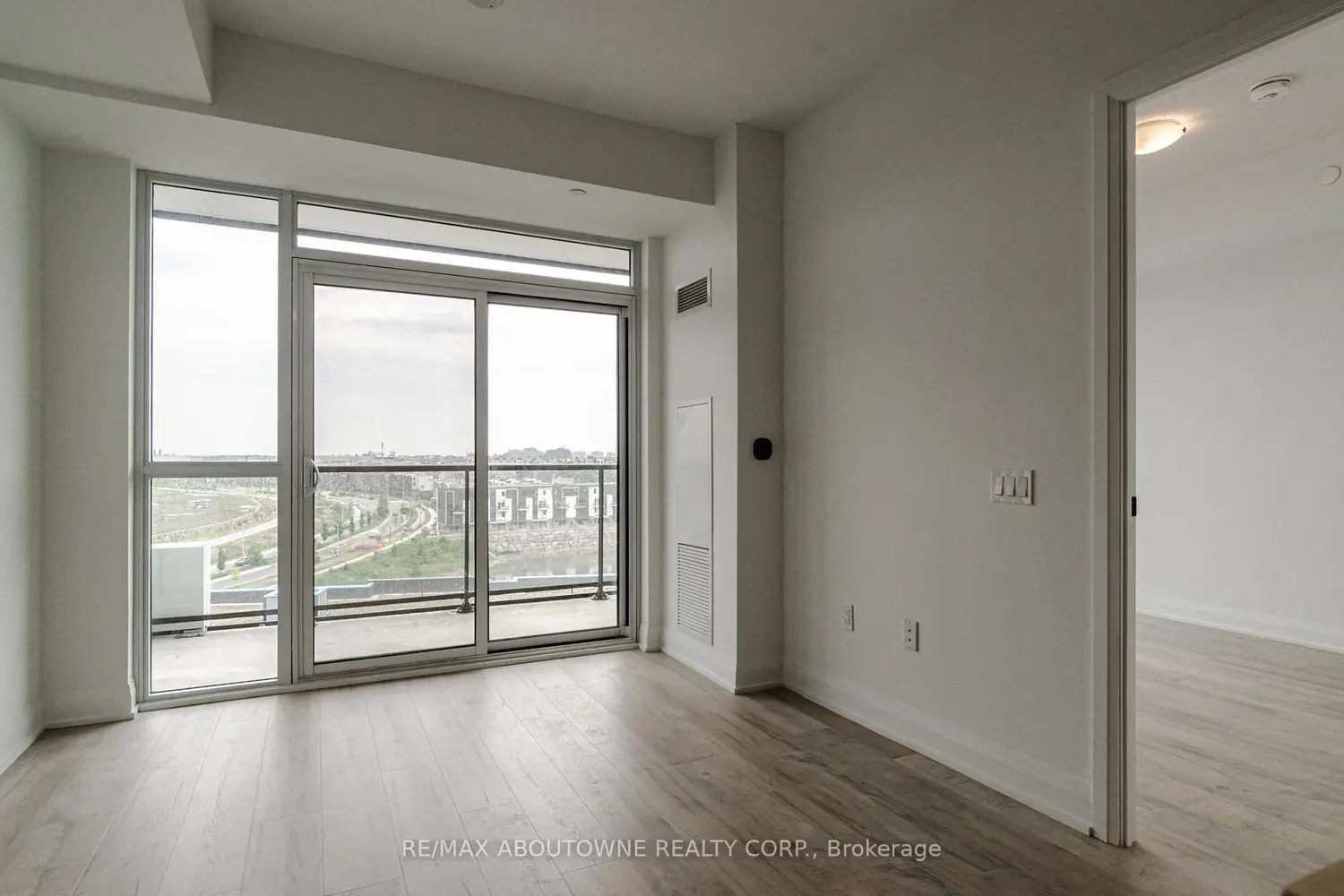 Additional image 10 of 50 George Butchart Drive 814