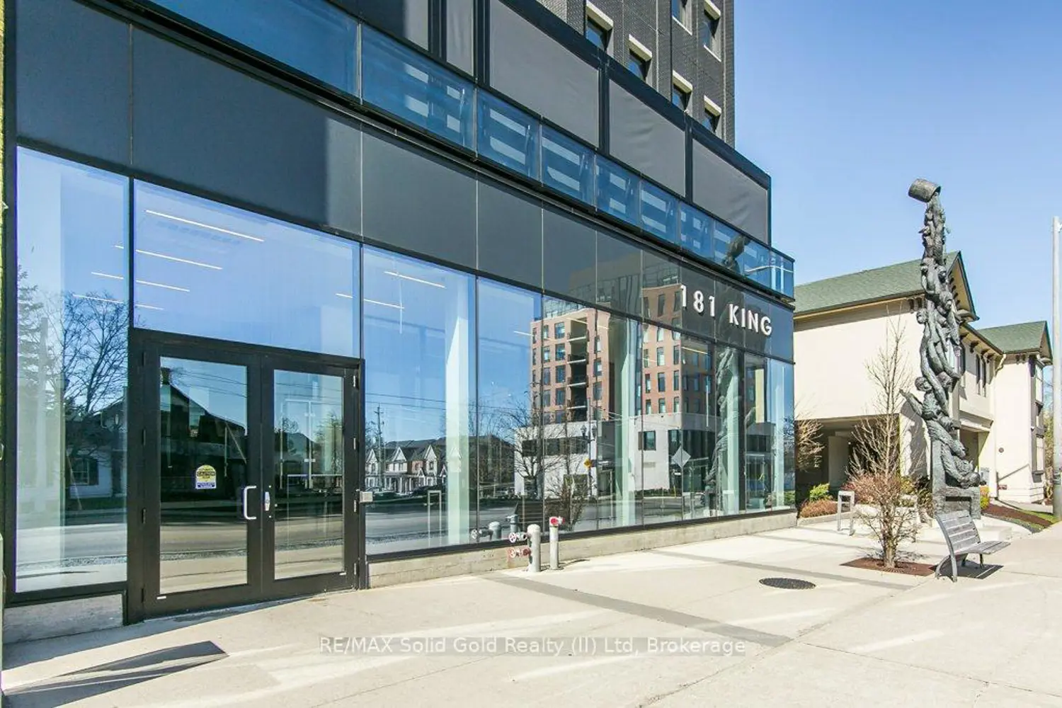 181 King Street 1010 photo 2