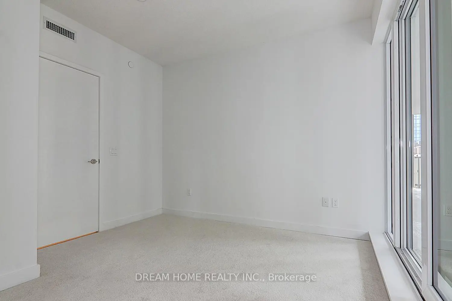 Additional image 17 of 238 Simcoe Street 1608