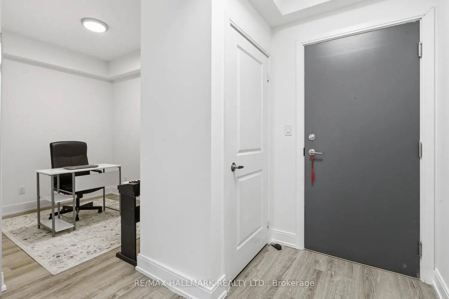 Additional image 2 of 9608 Yonge Street 1112A