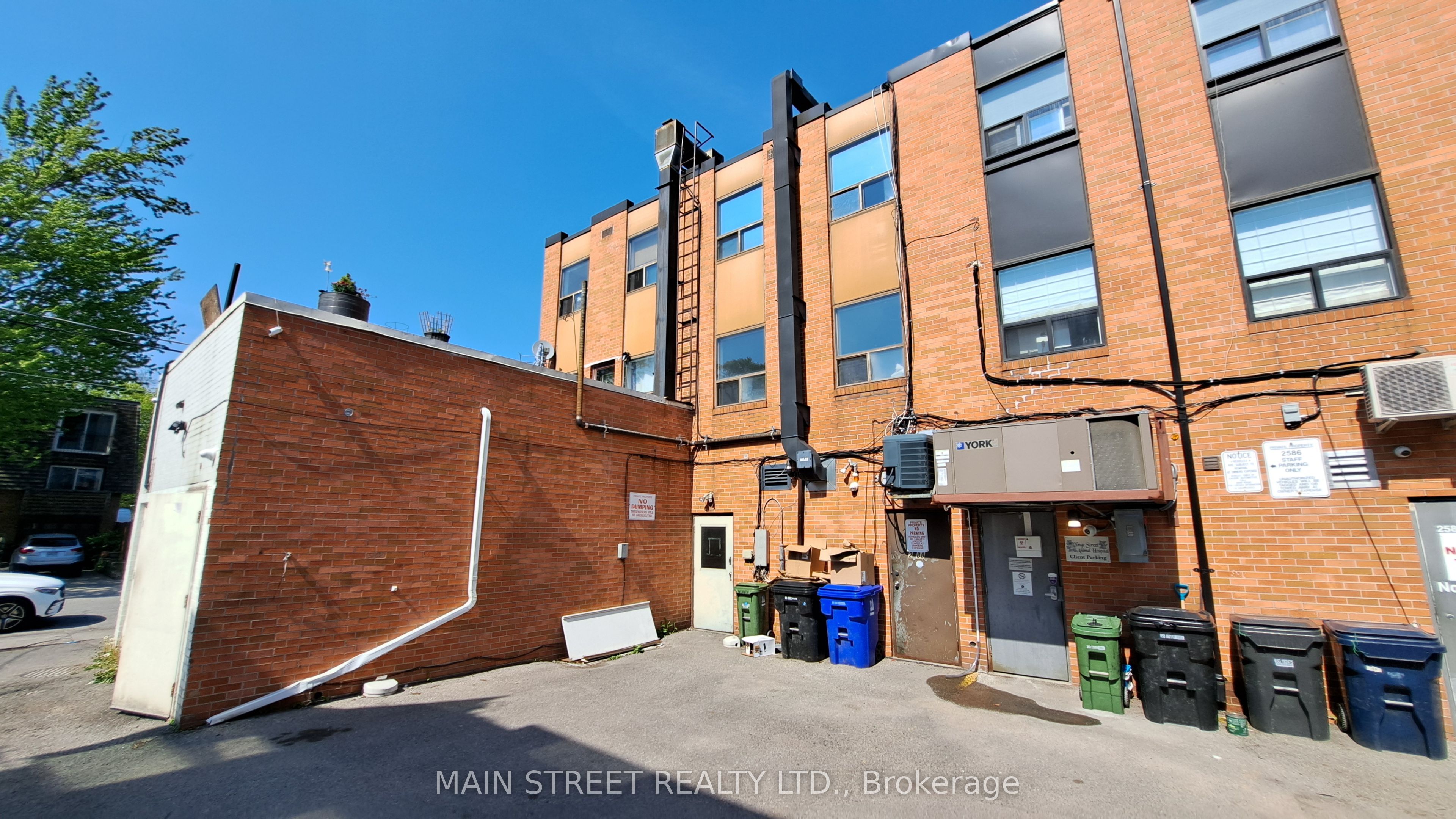 Additional image 4 of 2588 & 2590 Yonge Street, Toronto, ON, M4P 2J3