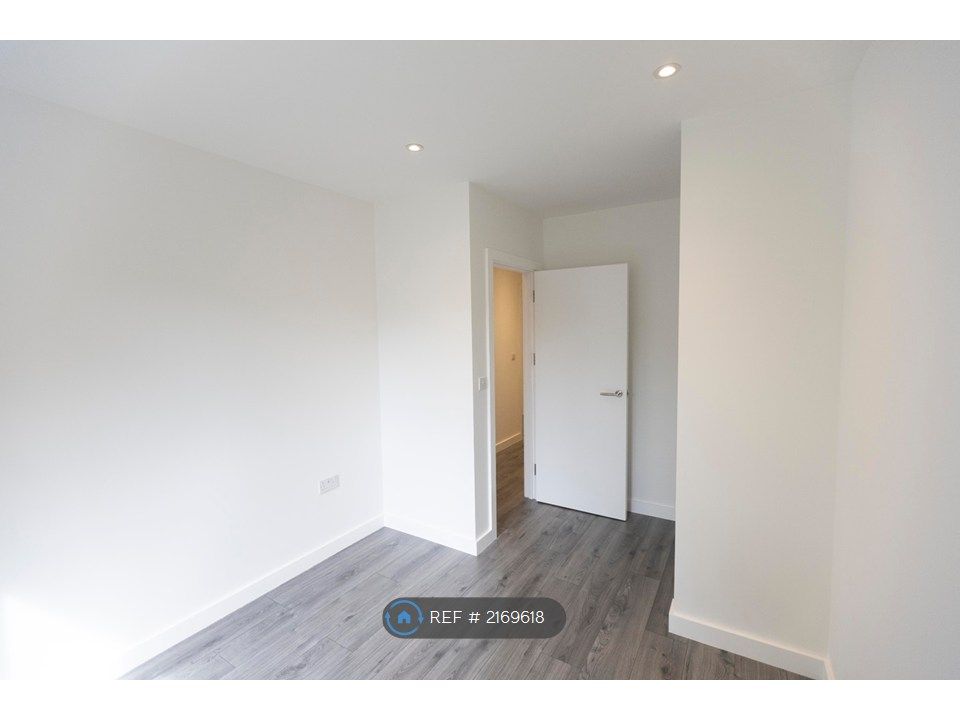Additional image 7 of 2 bed flat to rentThe Headlands, Penryn TR10