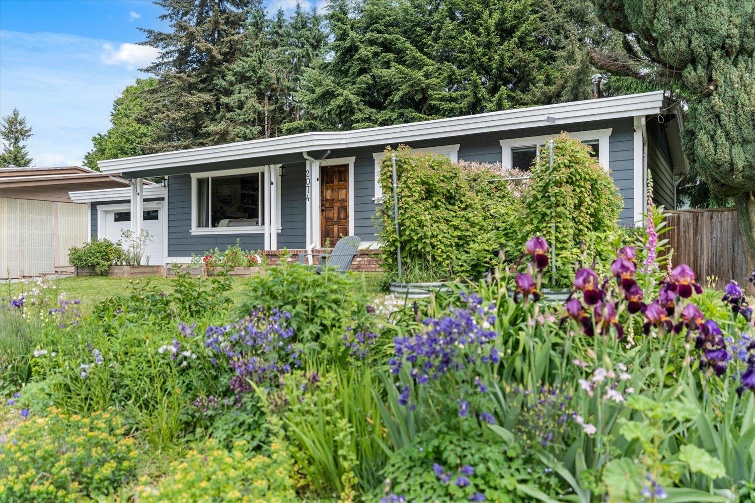 2074 Beaver Street, Abbotsford, BC, V2T 3C6 photo 2