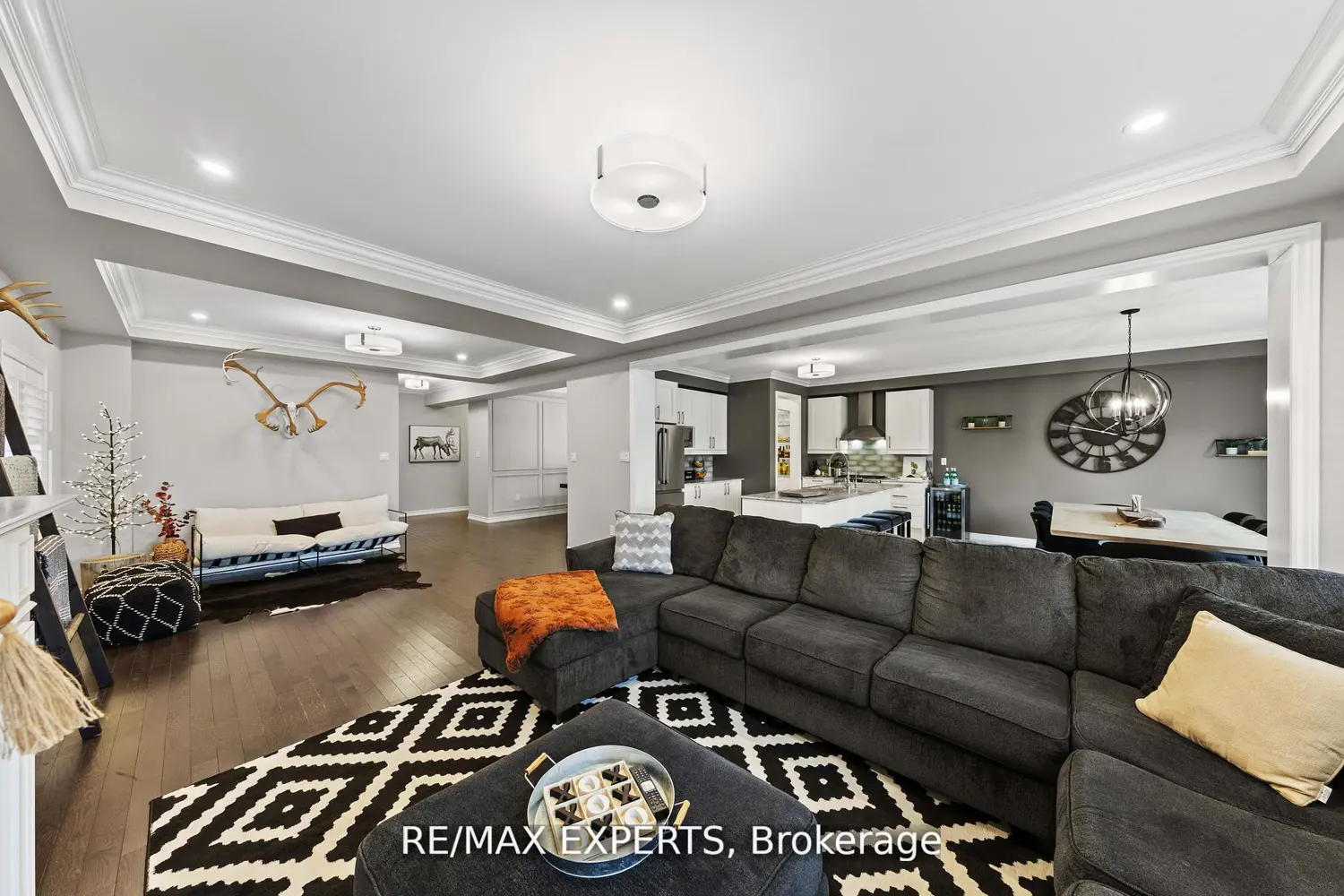 Additional image 12 of 48 Manor Glen Crescent