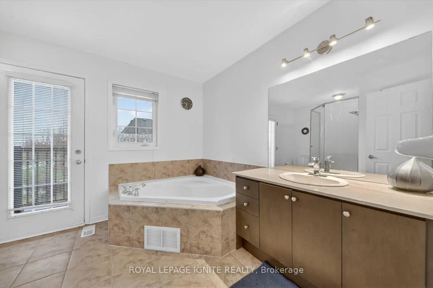 Additional image 17 of 117A The Queensway 95