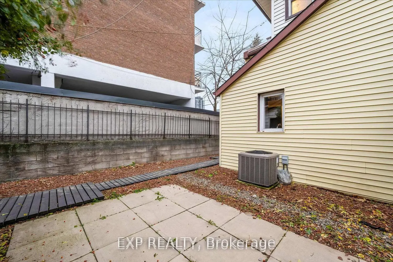 Additional image 17 of 11 Ford Street