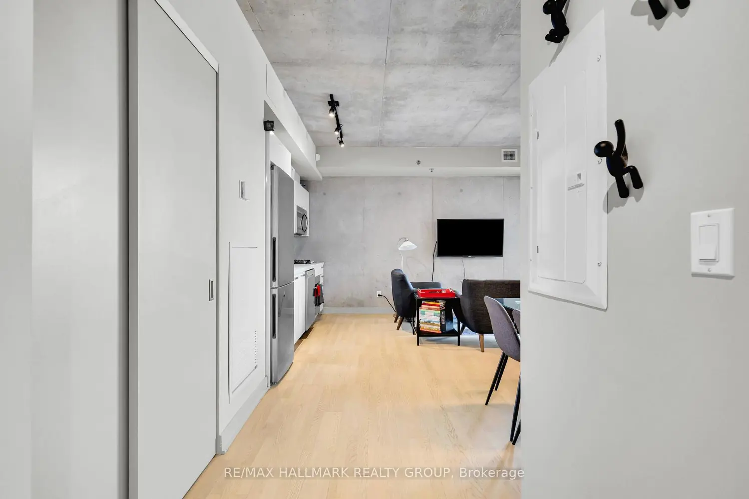 Additional image 5 of 203 Catherine Street 601
