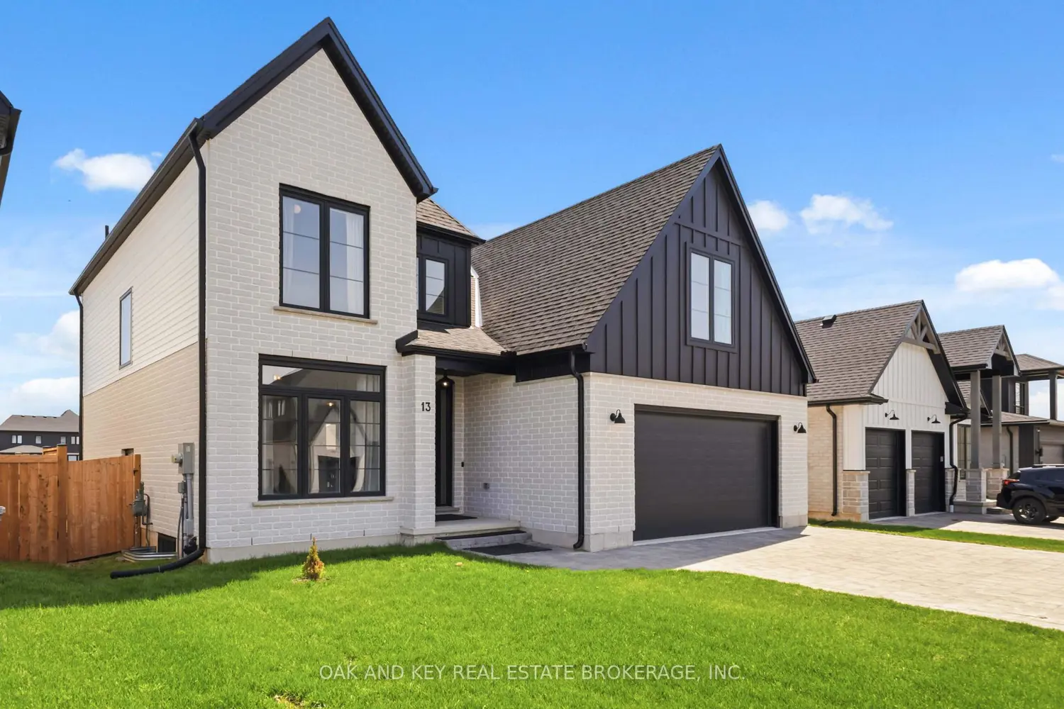 13 Briscoe Crescent photo 2