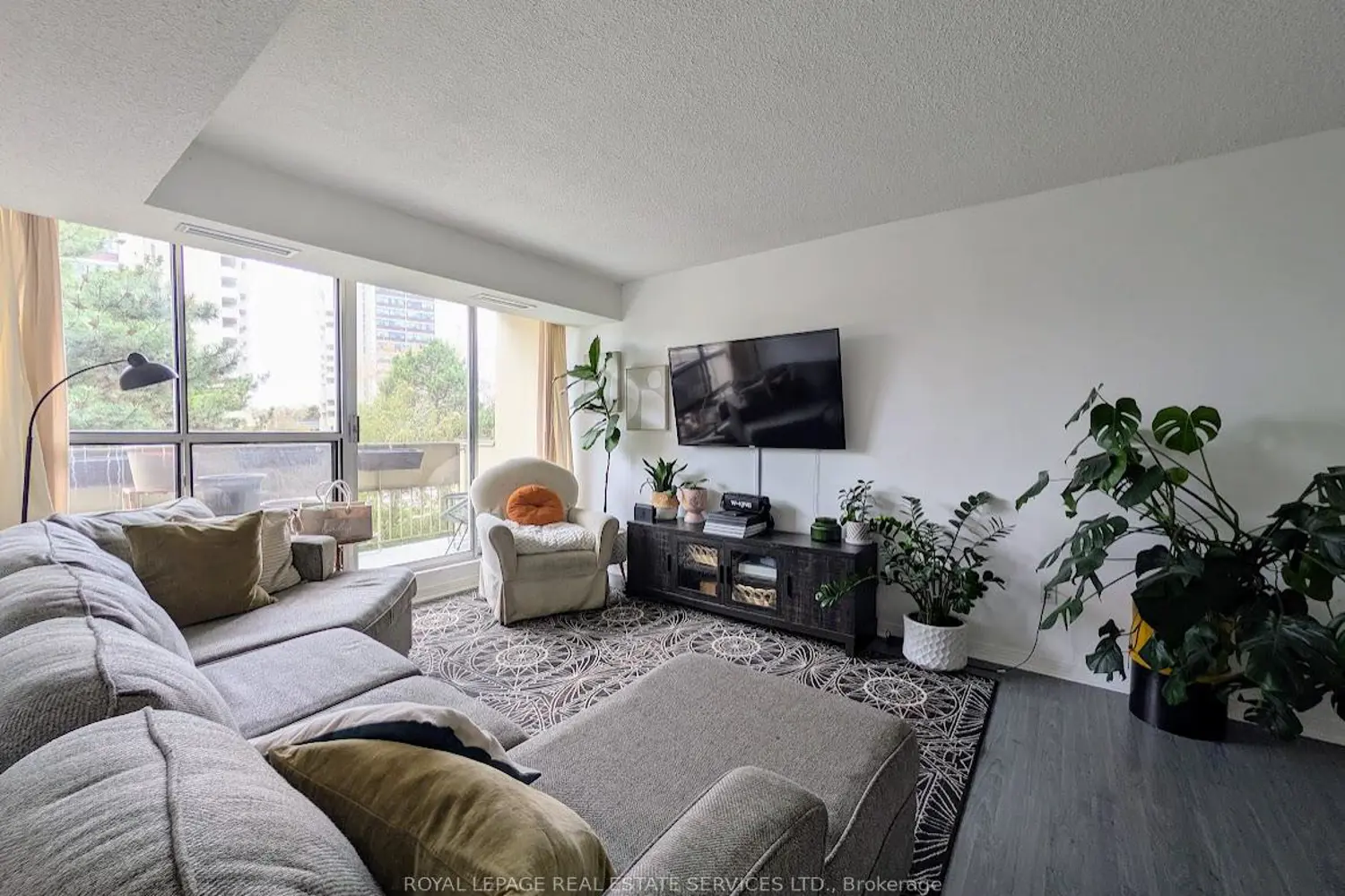 Additional image 7 of 1300 Marlborough Court 325
