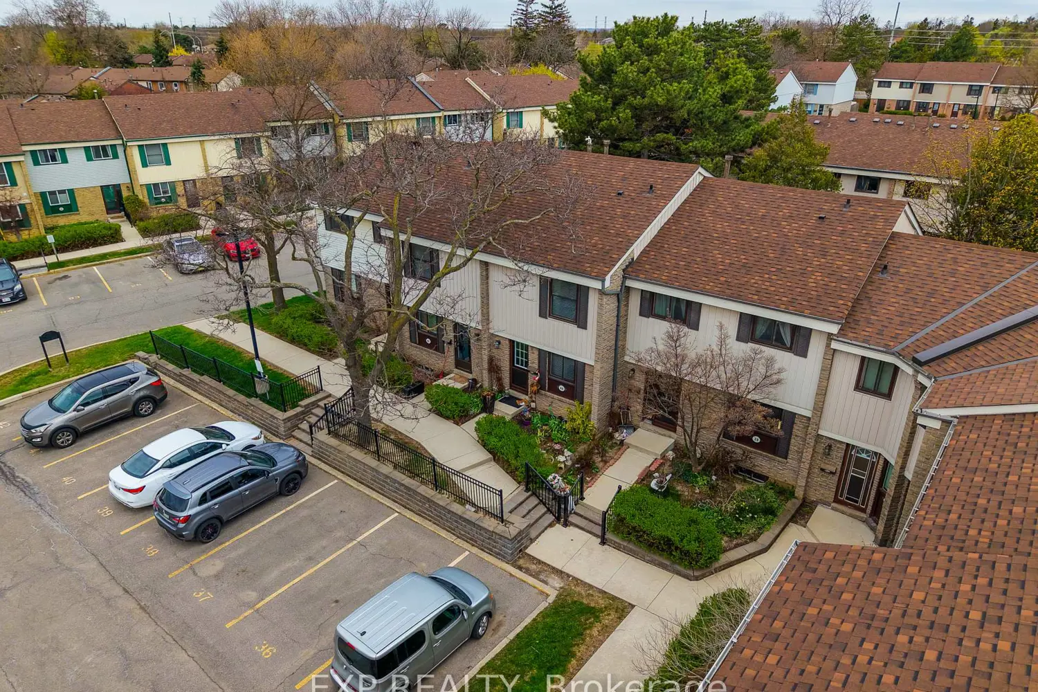 Additional image 20 of 2779 Gananoque Drive 40