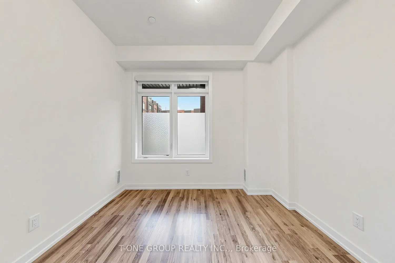 Additional image 13 of 370 Red Maple Road 106