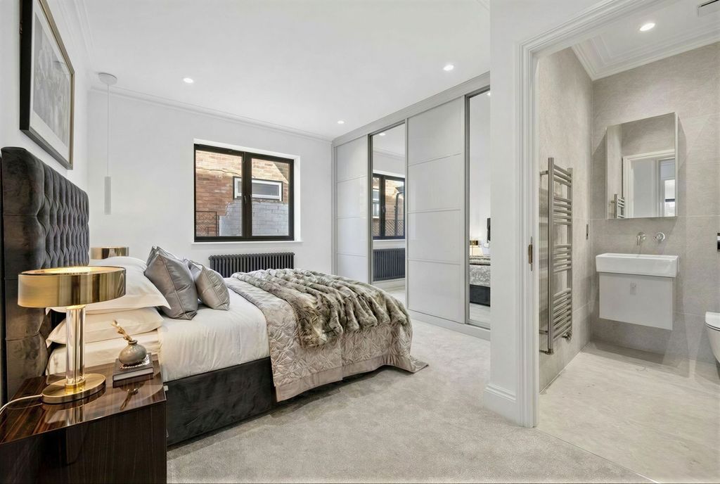 Additional image 6 of 4 bed detached bungalow to rentTomswood Road, Chigwell IG7