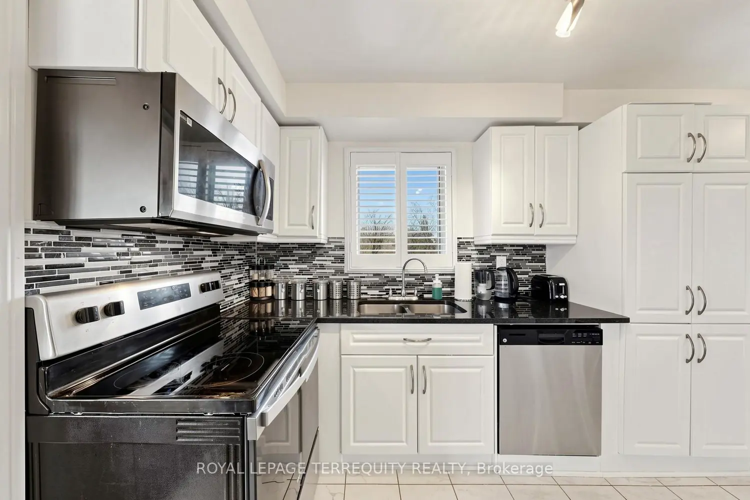 2526 Kingsberry Crescent
