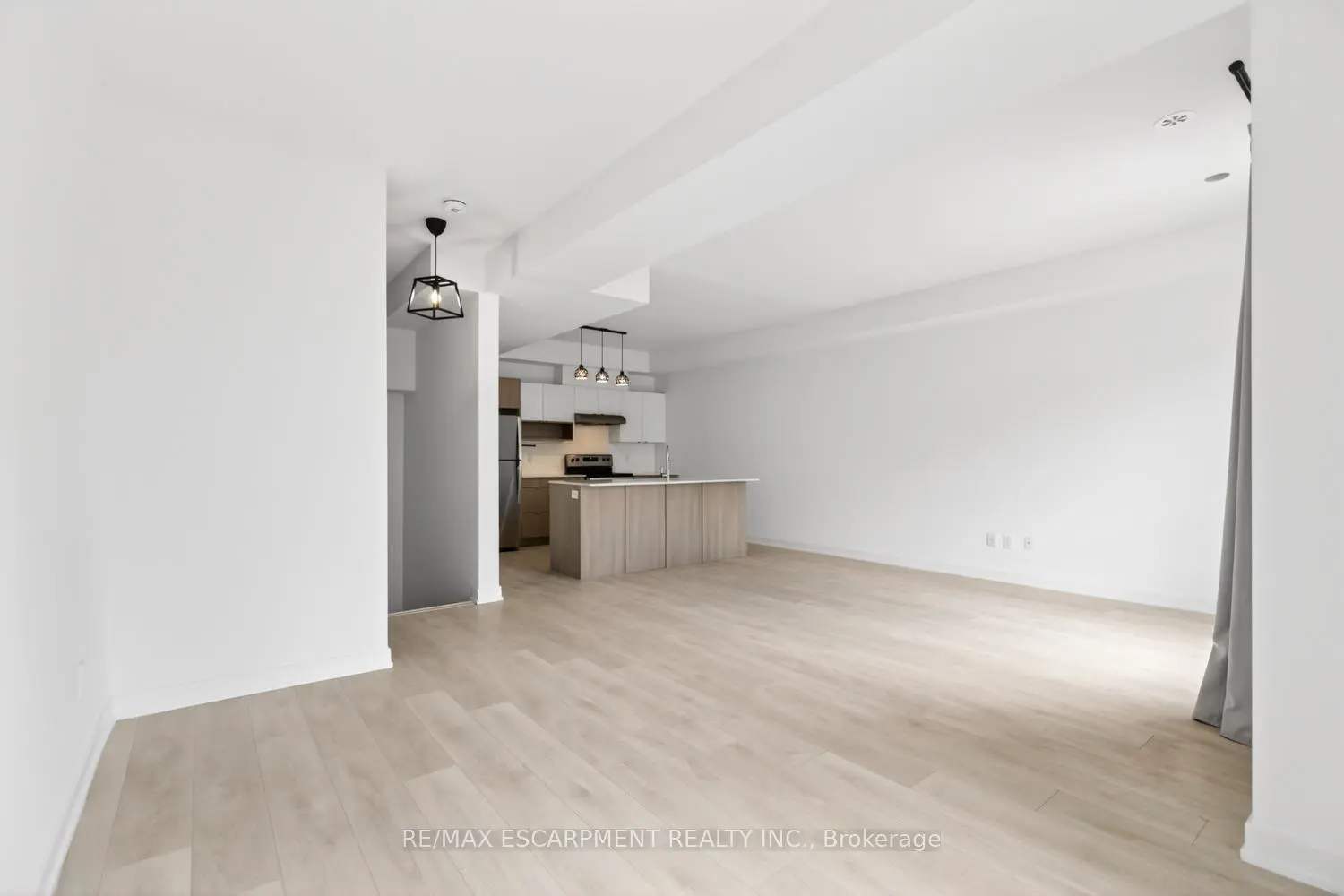 Additional image 6 of 1121 Cooke Boulevard 32