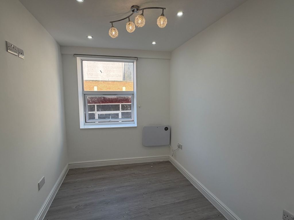 Additional image 4 of 1 bed flat to rentHigh Street, Rhyl LL18
