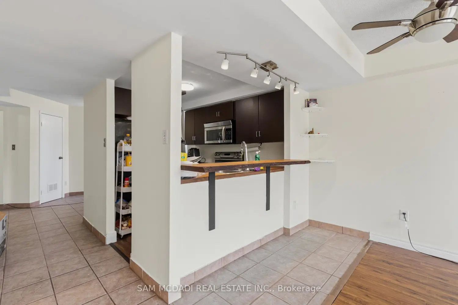 Additional image 13 of 400 York Boulevard 201