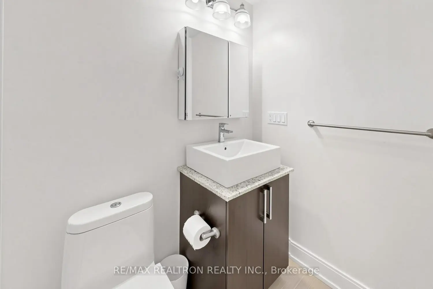 Additional image 18 of 9608 Yonge Street 606
