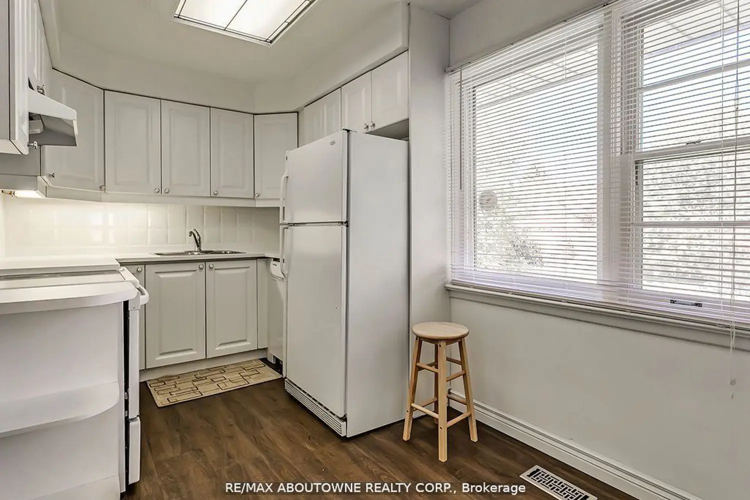 Additional image 8 of 2067 Devon Road