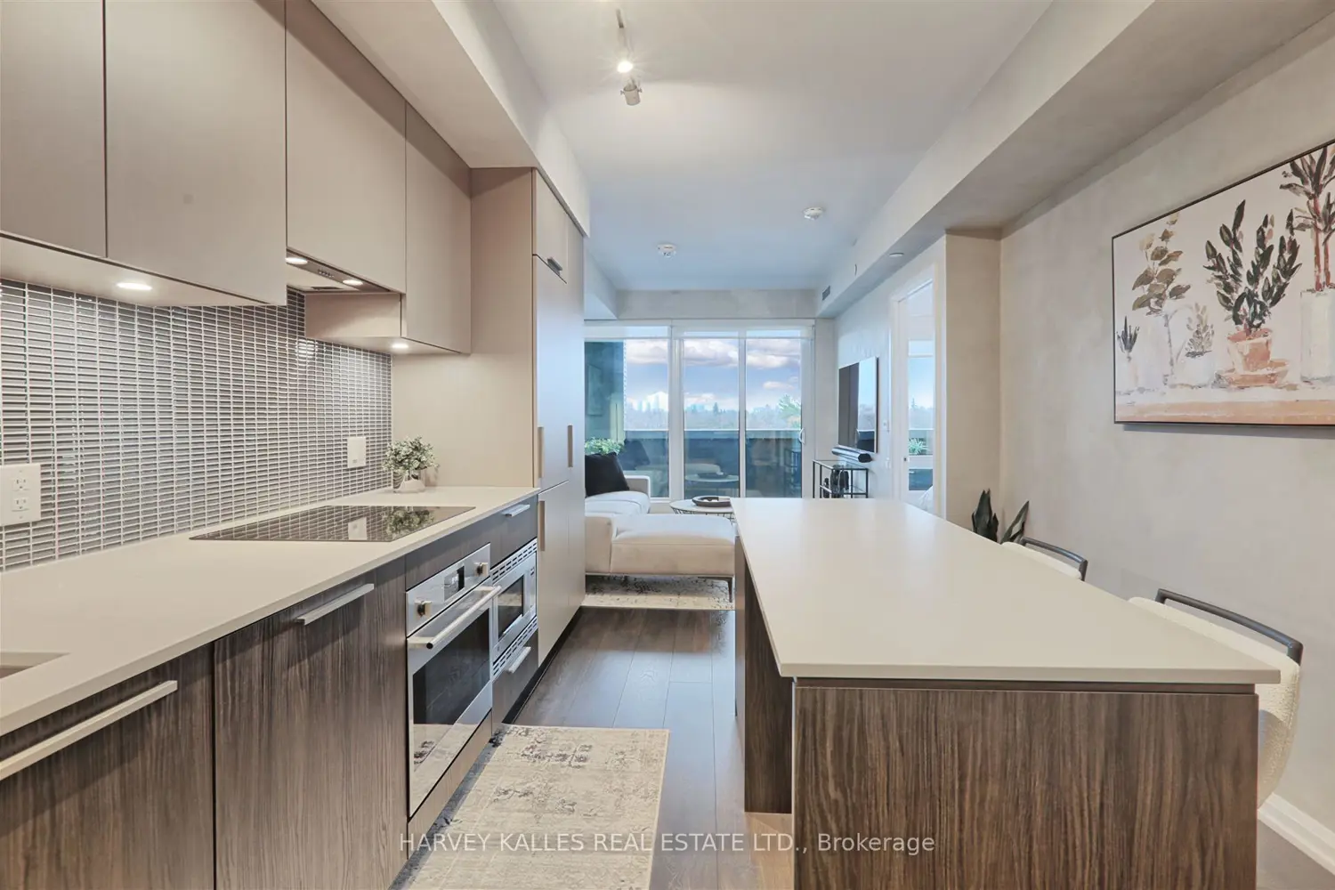 Additional image 2 of 4208 Dundas Street 412