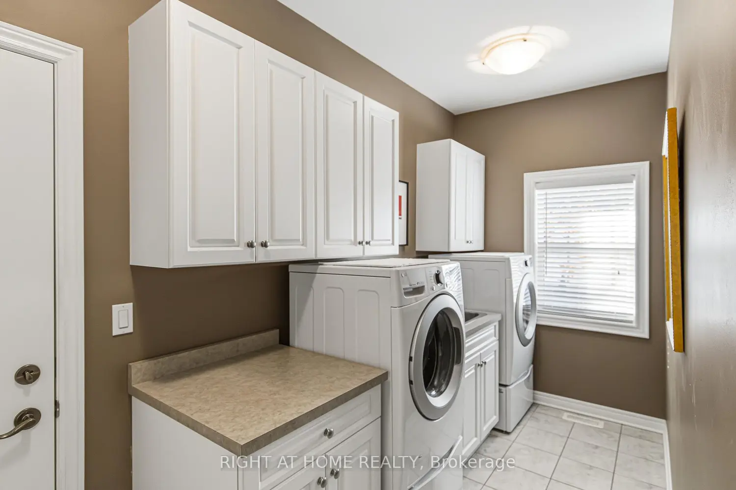 643 King Street photo 5