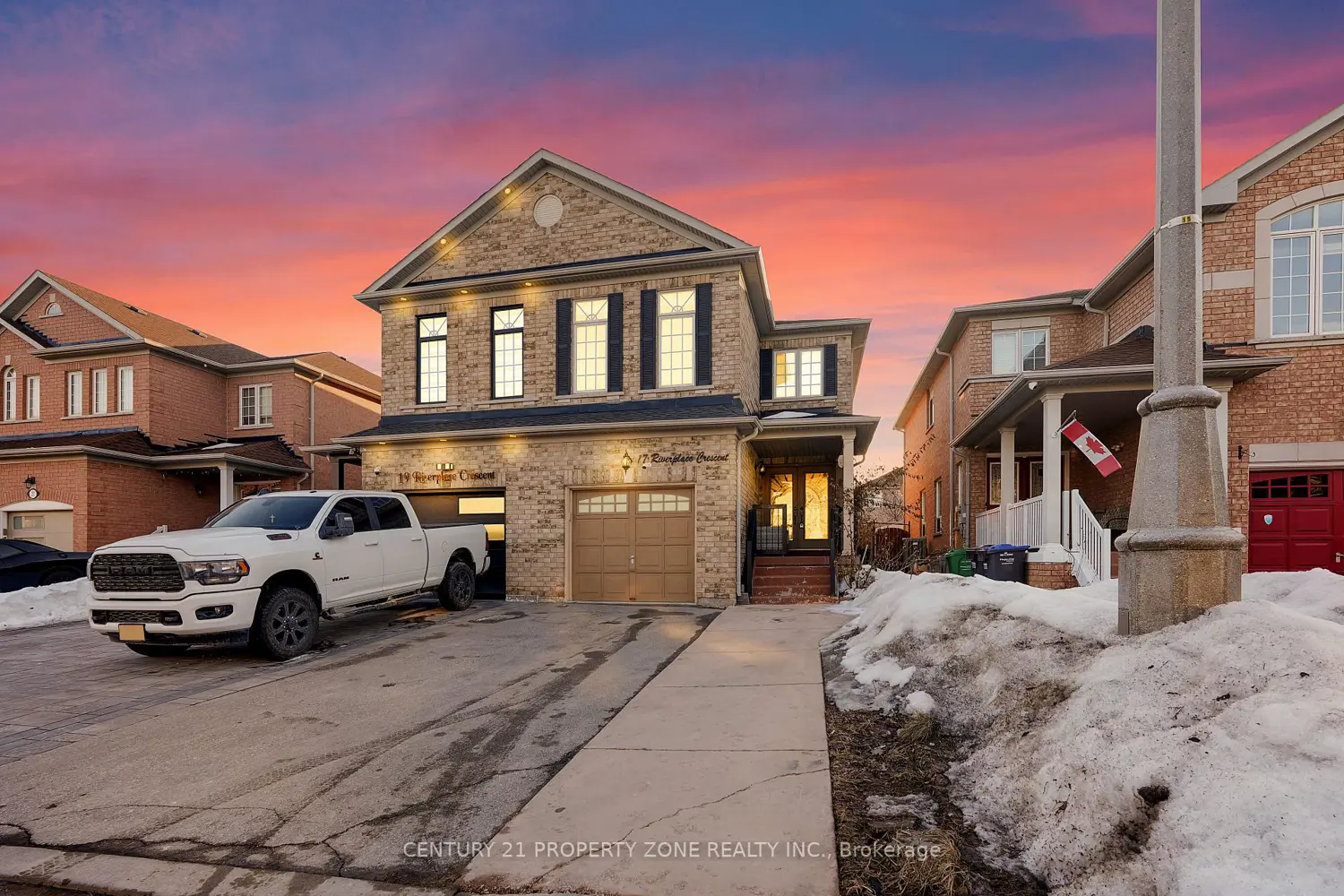 17 Riverplace Crescent