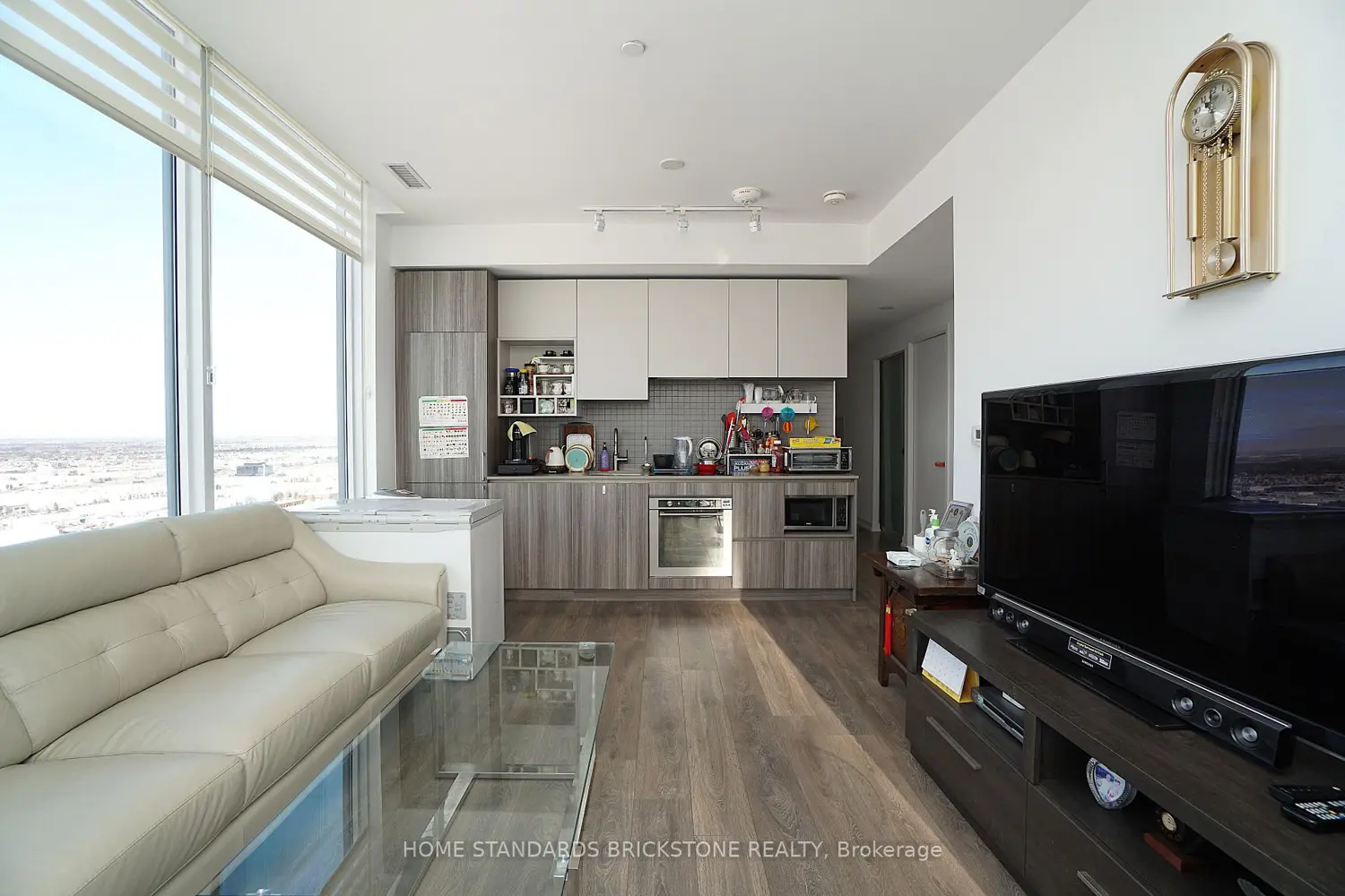 Additional image 3 of 898 Portage Parkway 2909