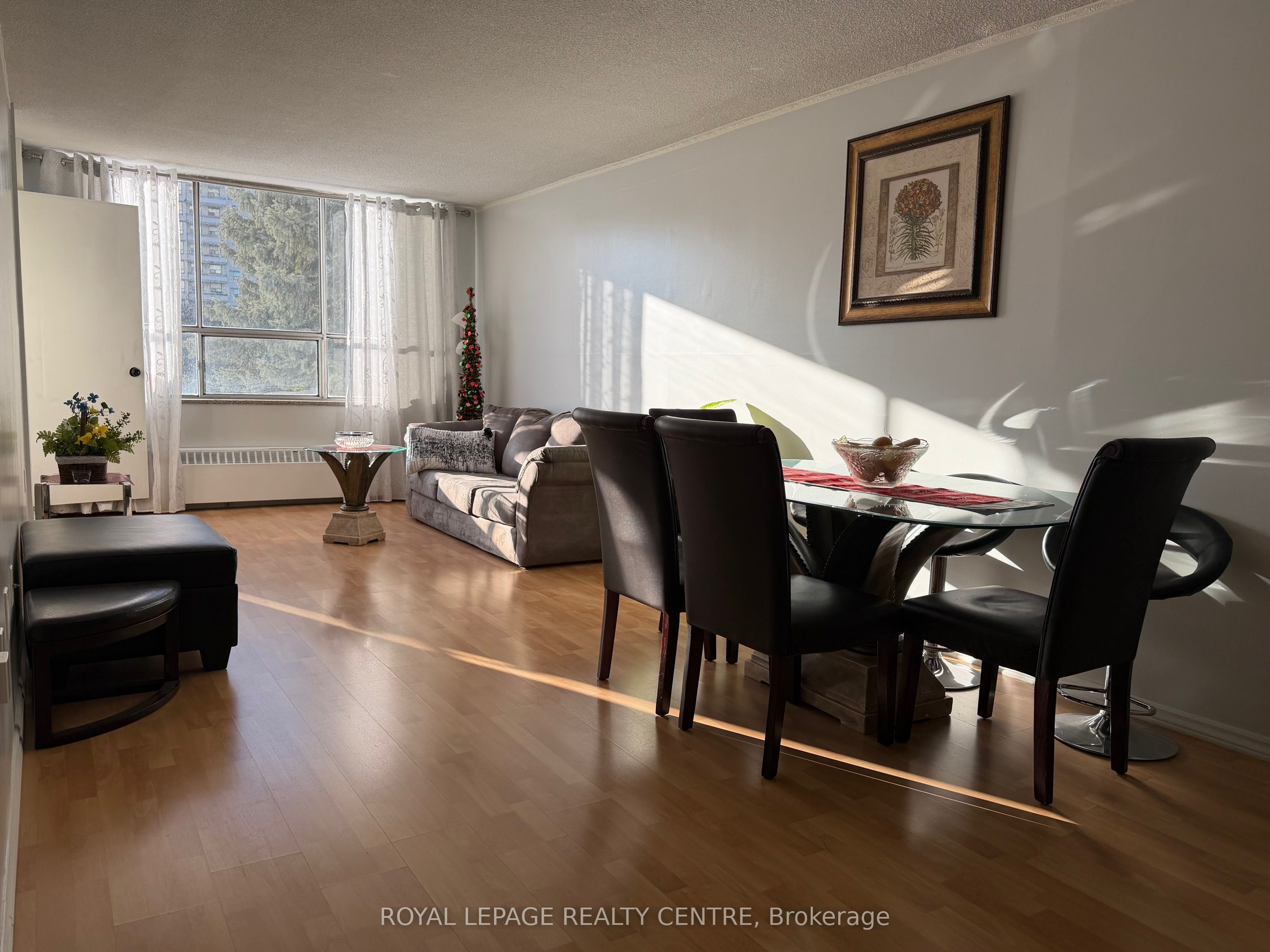 209-340 Dixon Road, Toronto, ON, M9R 1T1