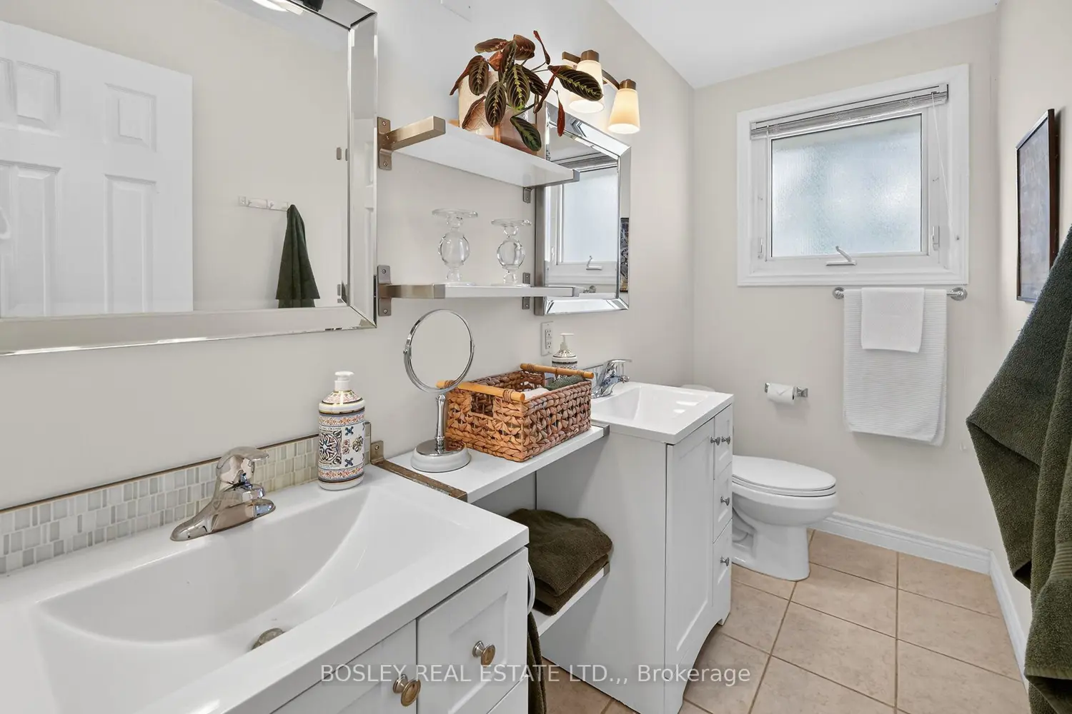 561 King Street photo 4