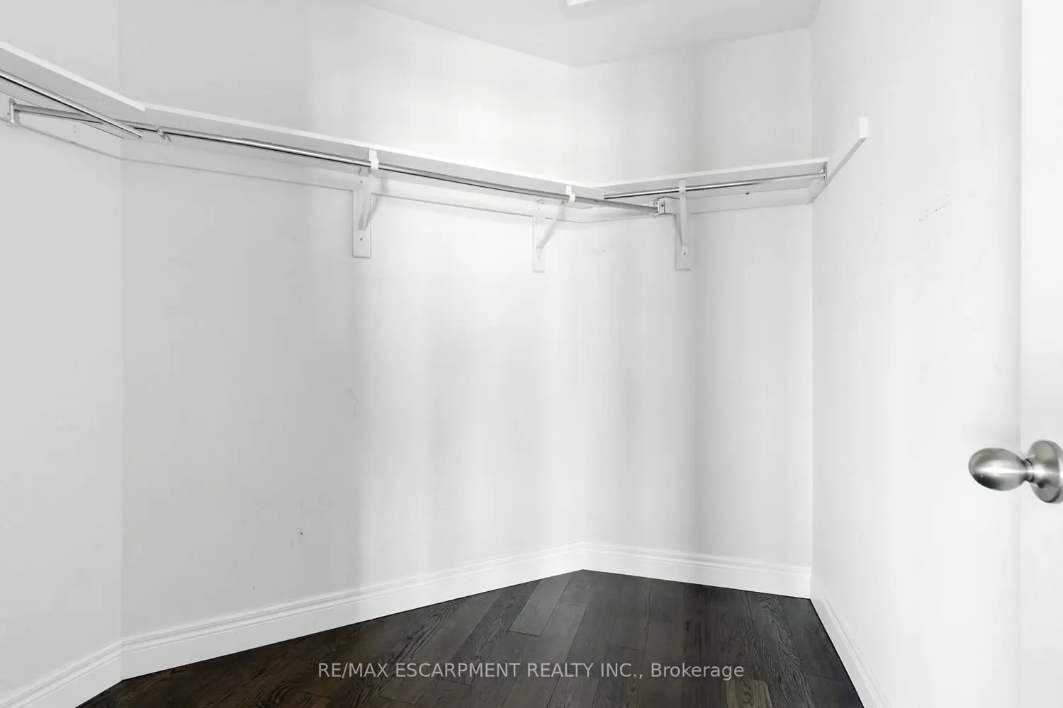 Additional image 10 of 43 Riesling Court