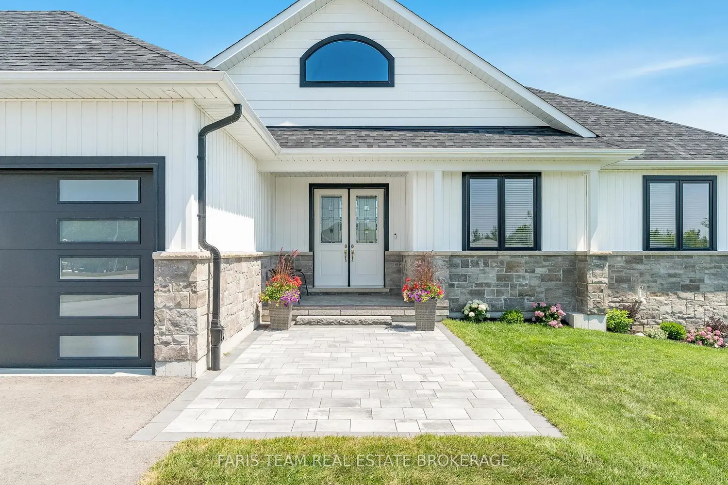 5 Breanna Boulevard photo 5