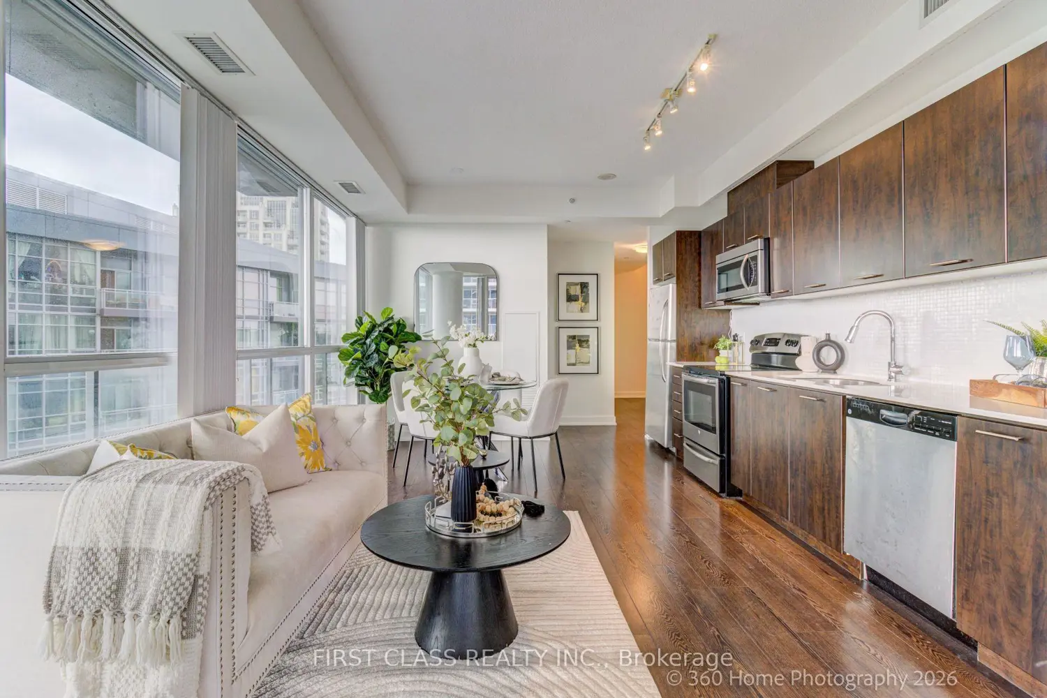 Additional image 3 of 20 Bruyeres Mews 1610
