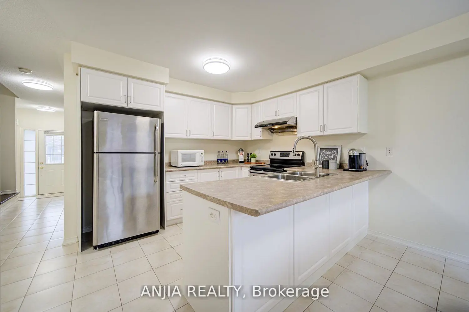 Additional image 9 of 1124 Bur Oak Avenue