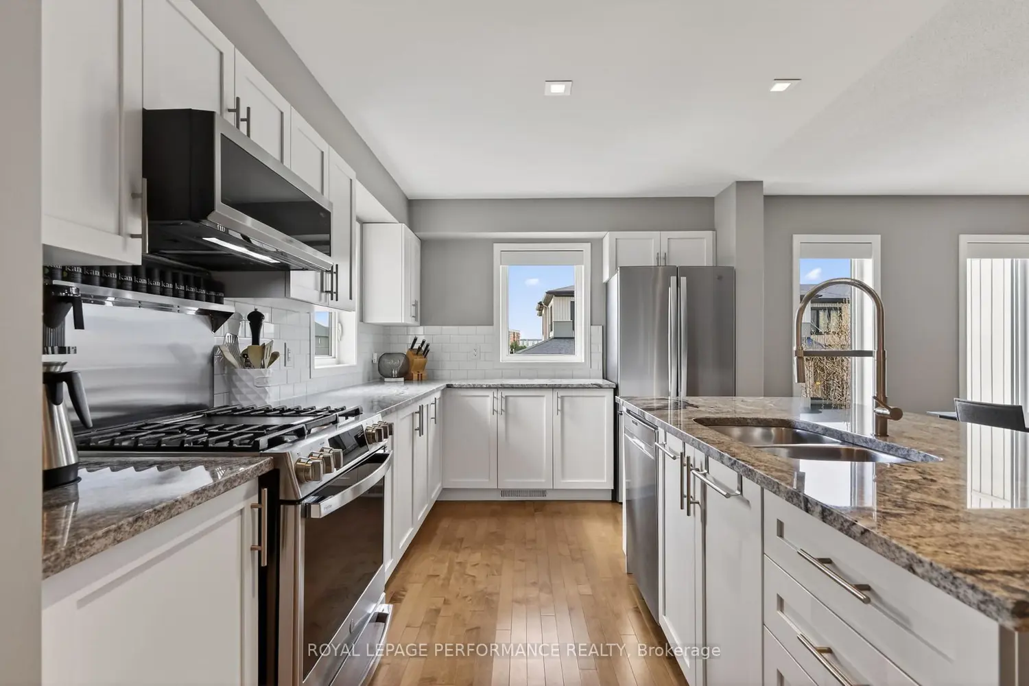 Additional image 9 of 500 Radiant Private