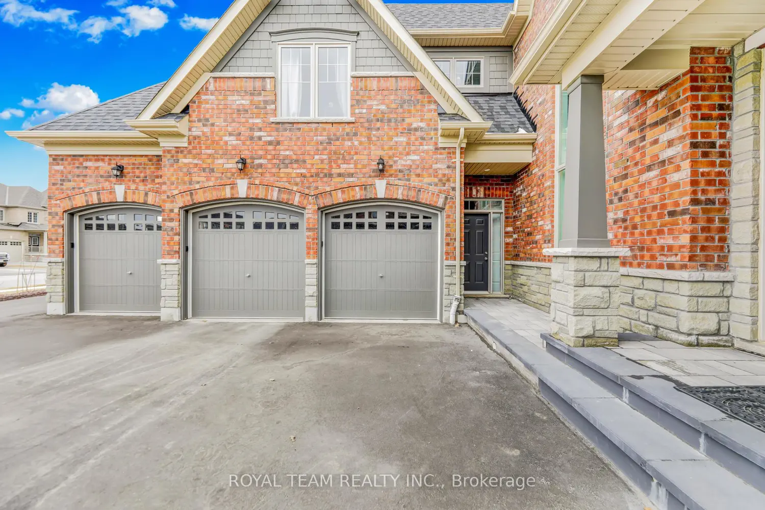 25 Thompson Way photo 2
