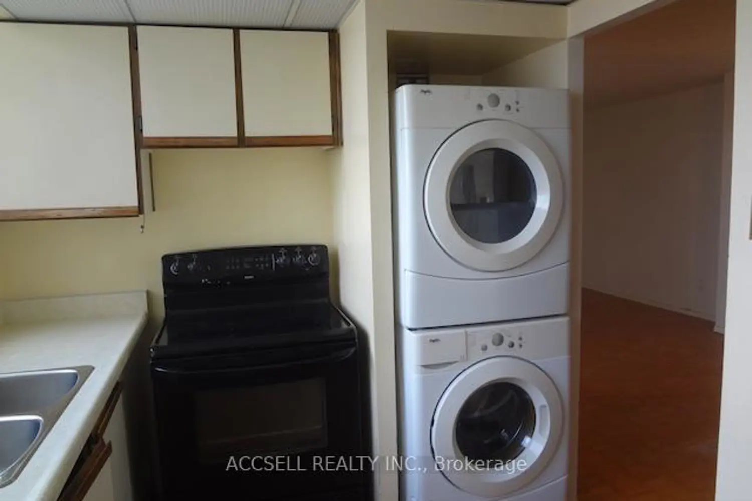 Additional image 6 of 3700 Kaneff Crescent 2106