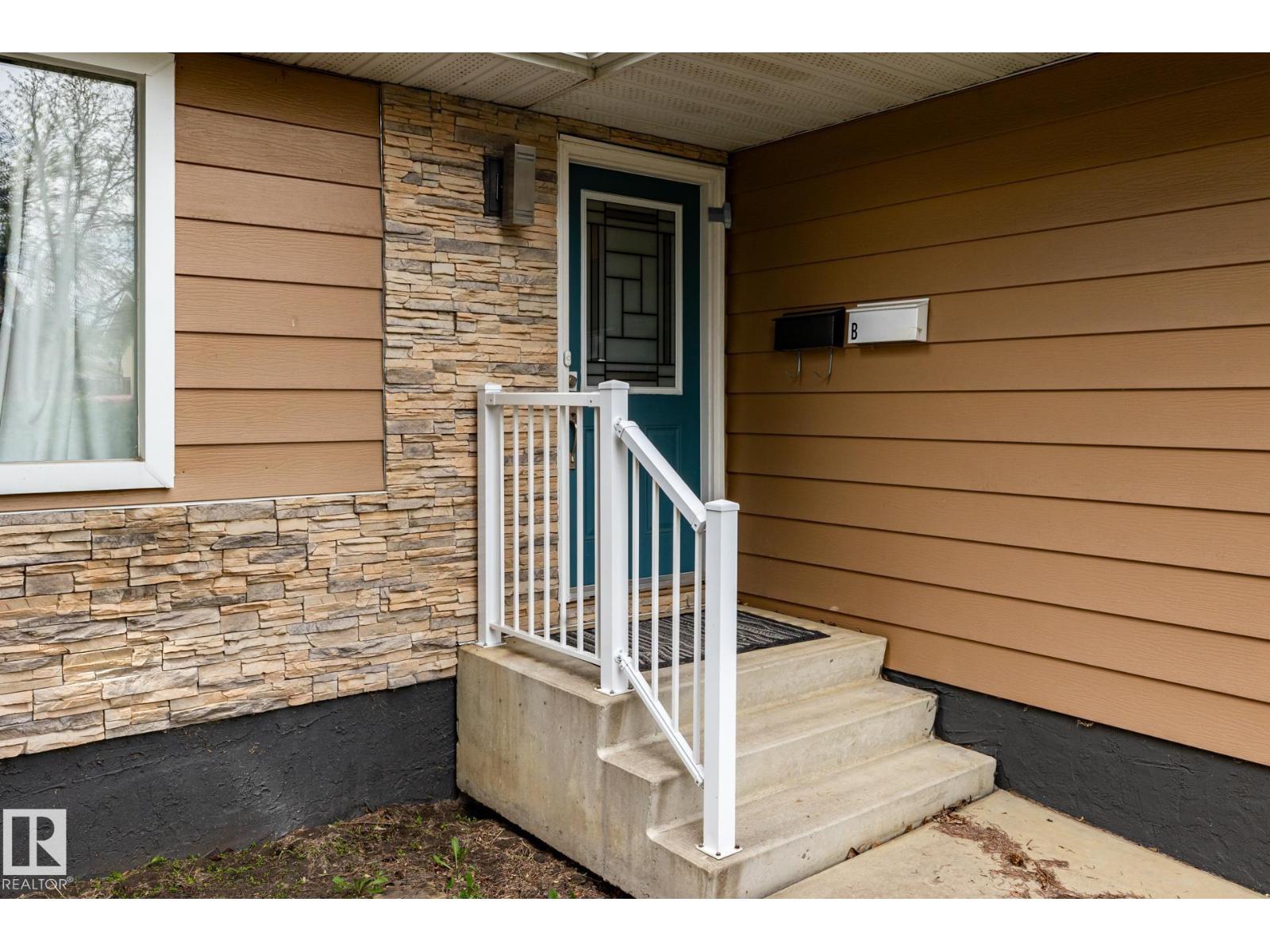 Additional image 3 of 3004 68 Street NW, Edmonton, AB, T6K1N6