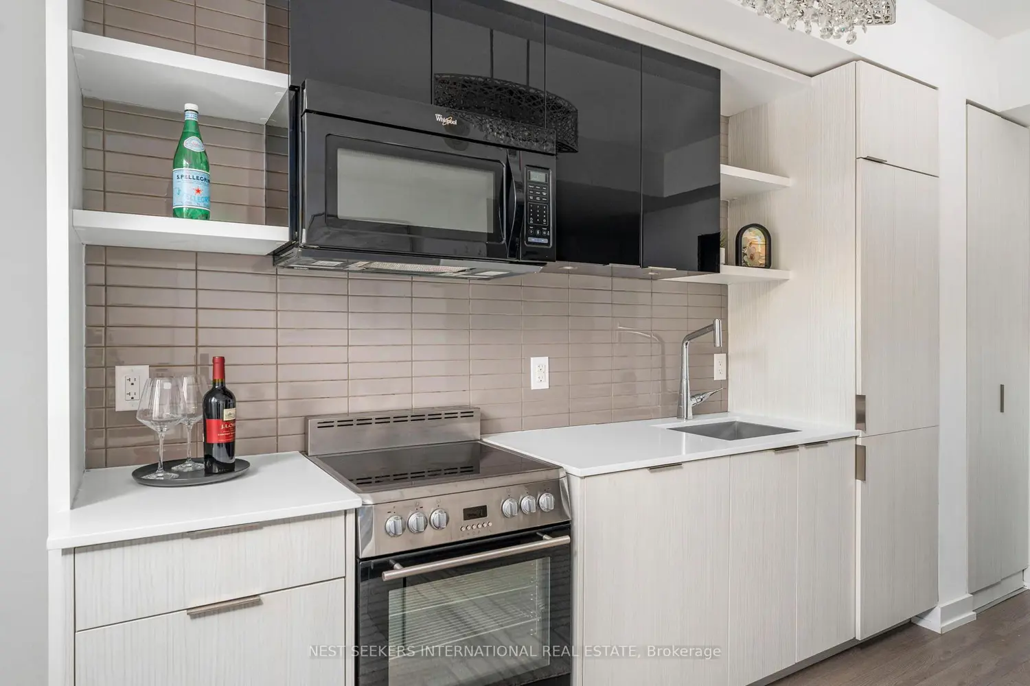 Additional image 8 of 6 Parkwood Avenue 303