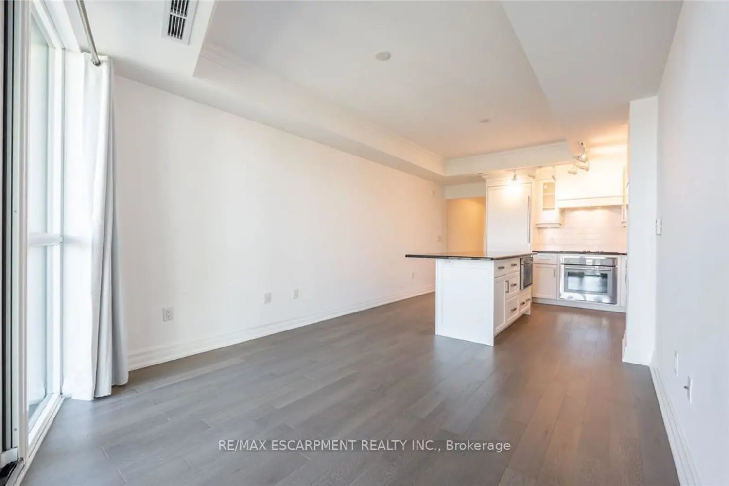 Additional image 6 of 2060 Lakeshore Road 406