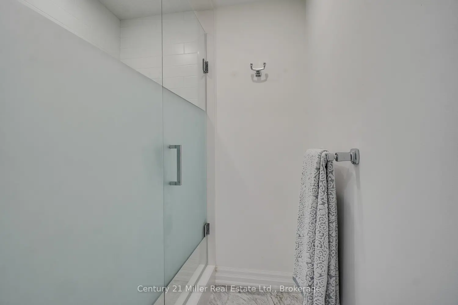 Additional image 12 of 2060 Lakeshore Road 802
