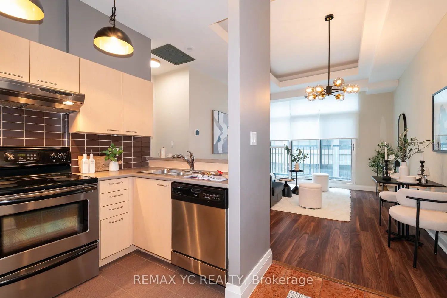 8 Wellesley Street 306