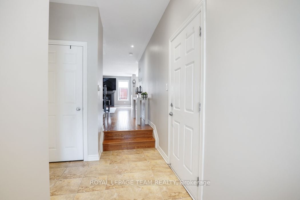 Additional image 3 of 406 Pillett Street, Ottawa, ON, K2J 5S3