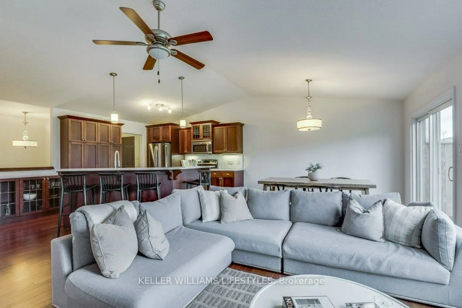 Additional image 7 of 2090 Denview Avenue