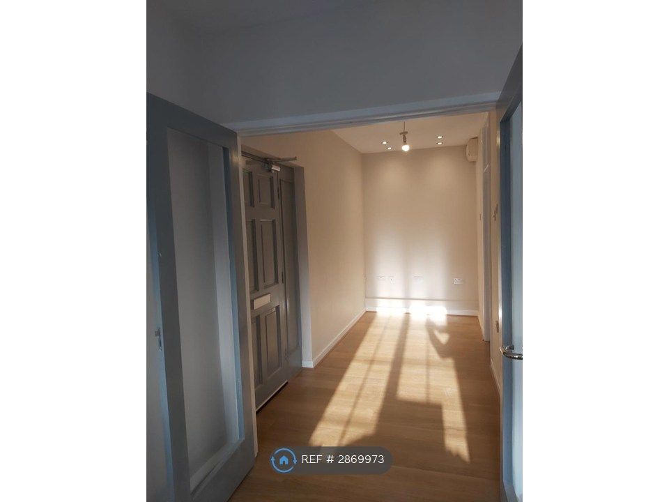 2 bed flat to rentGlantraeth, Bangor LL57 photo 3