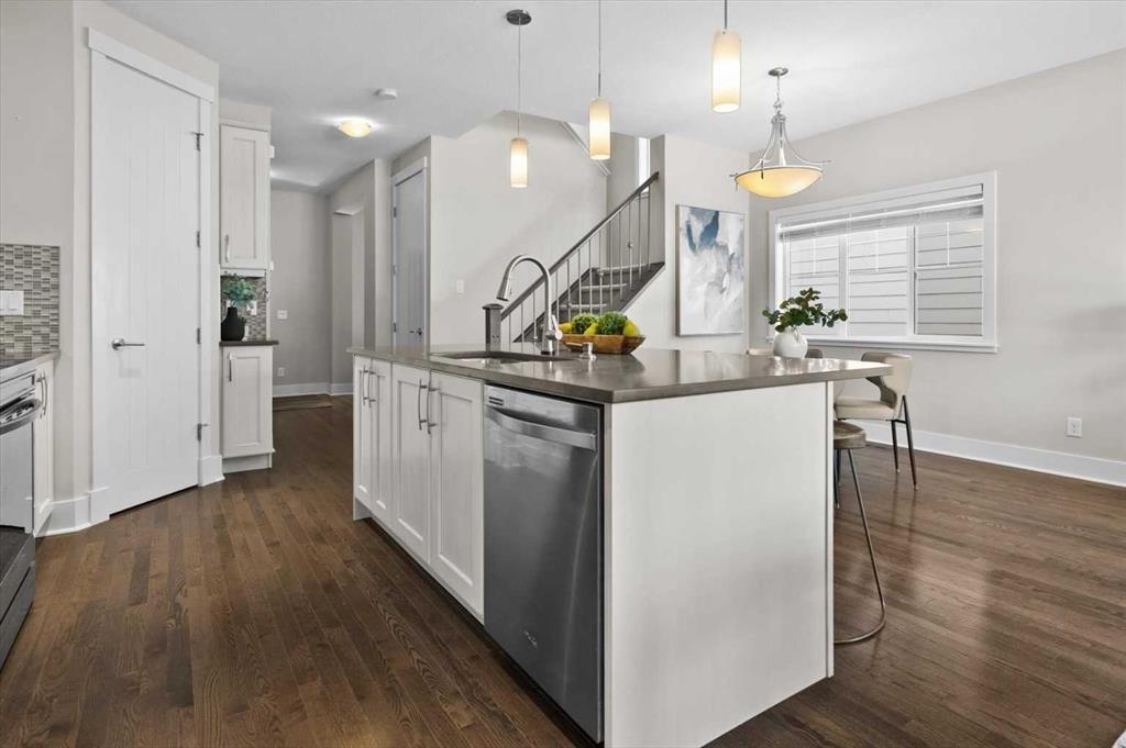 Additional image 6 of 2330 25 Avenue NW, Calgary, AB, T2M 2C3