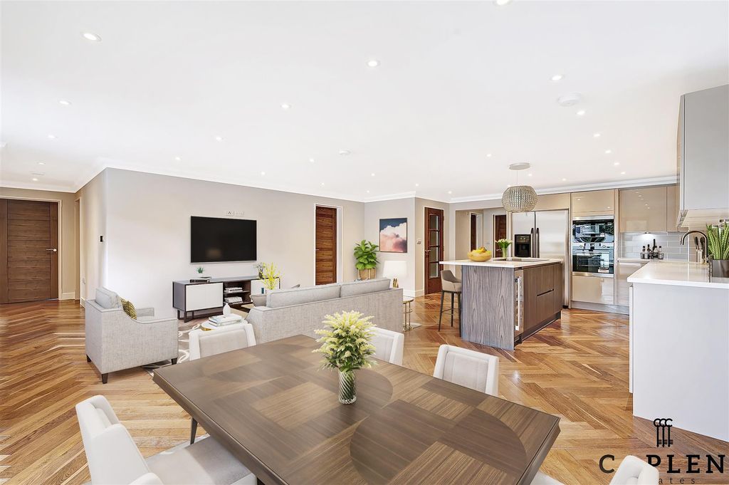 Additional image 4 of 3 bed flat to rentManor Road, Chigwell IG7