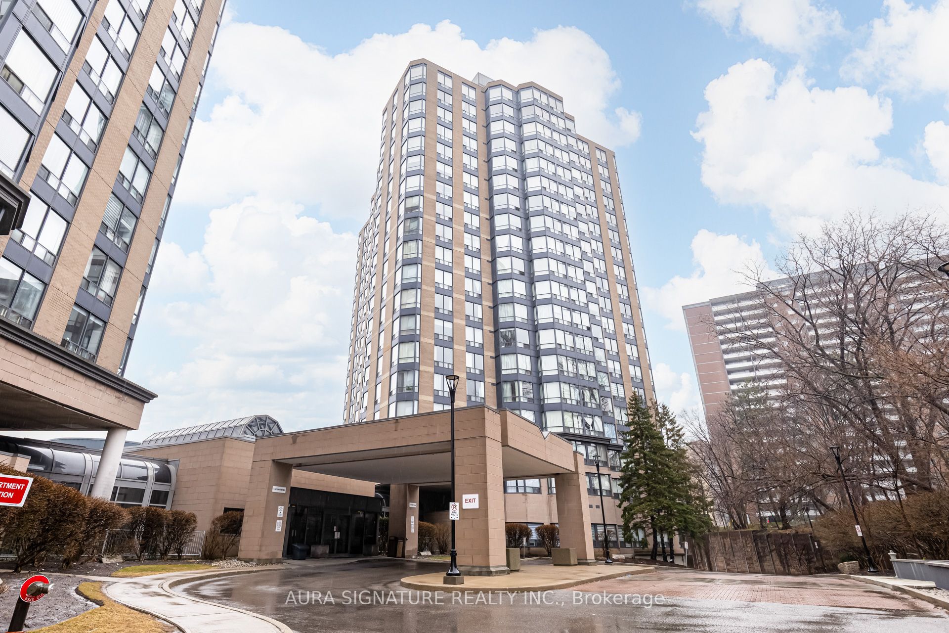 1010-3 Hickory Tree Drive, Toronto, ON, M9N 3W5