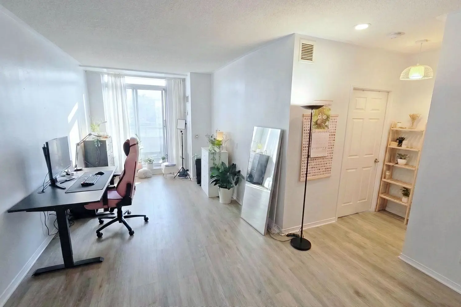 7398 Yonge Street 106