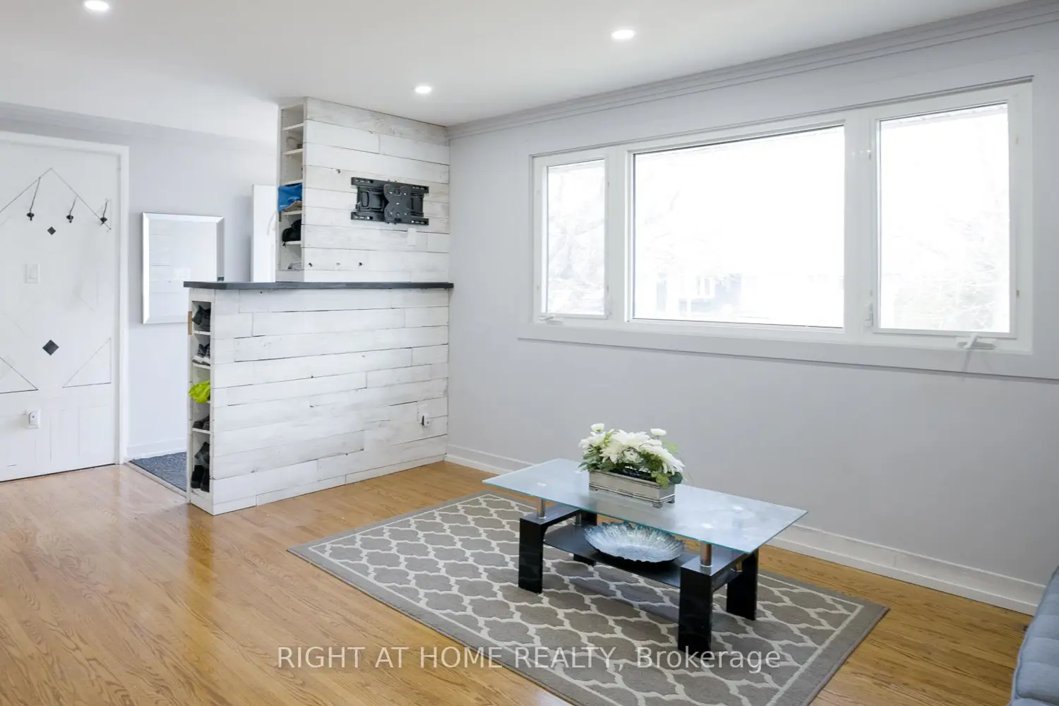 134 David Drive photo 3